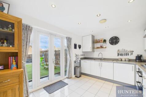 Kitchen / Dining Area