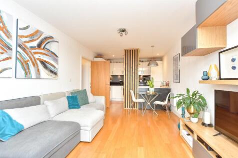 Kitchen/ Living Area