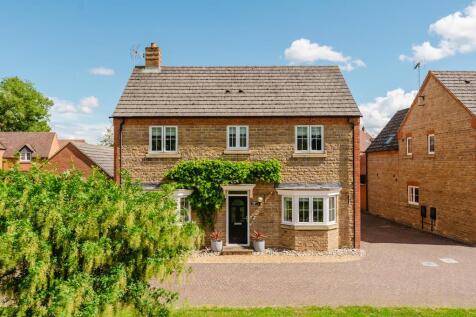 7 Brancey Close, Thrapston (9 of 54).jpg