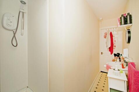 Shower/Cloakroom