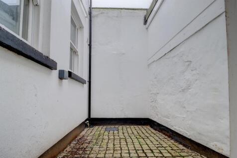 Courtyard.jpg