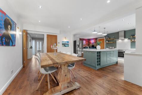 3 Westminster Drive66.jpg