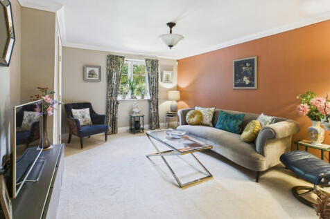 CAM05449G0-PR0026-STILL008