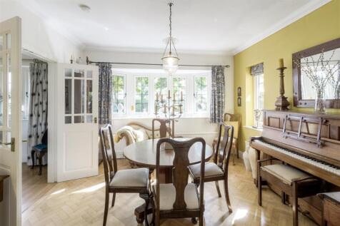 1 Knowle Hill, Hurley