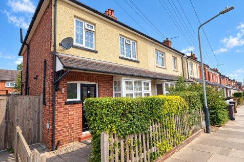 3 Bedroom Semi-Detached in TN4 8SR