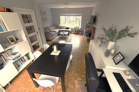 LOUNGE/DINER