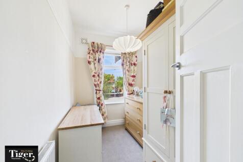 CAM02176G0-PR0579...