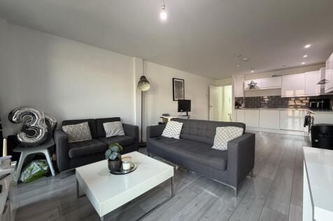 A well-presented one-bedroom furnished apartment at Parliament Residence in the heart of Liverpool City Centre.