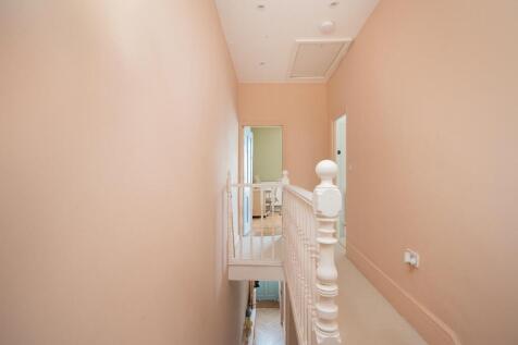 1R8HEE - Landing A.jpg