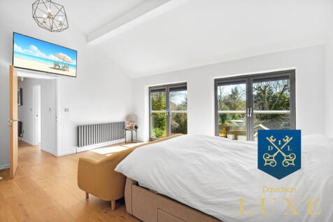 Logo Luxe (14 of ...