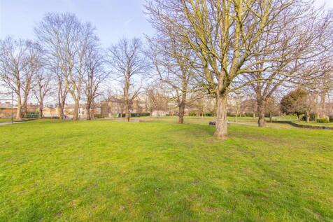 Mortlake Green 2.jpg