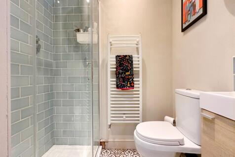 Downstairs WC / Show