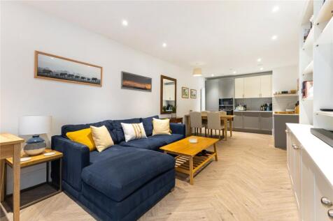 Sitting/Kitchen