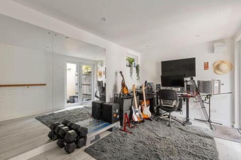 43 Fairlawn Park, SE26 - 14.jpg