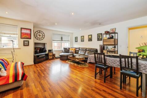 Kitchen / Lounge