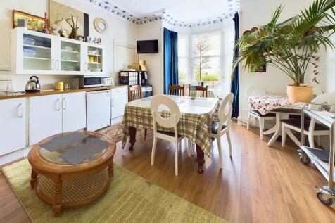 CAM03185G0-PR0079-STILL008