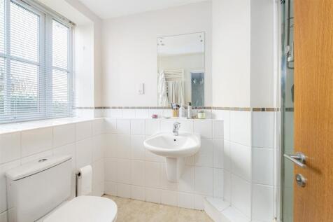1 George Ensuite.jpg