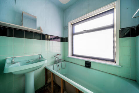 1385560-1-6927a41...