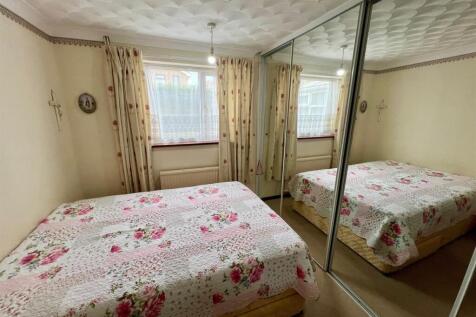 Bedroom1.jpg