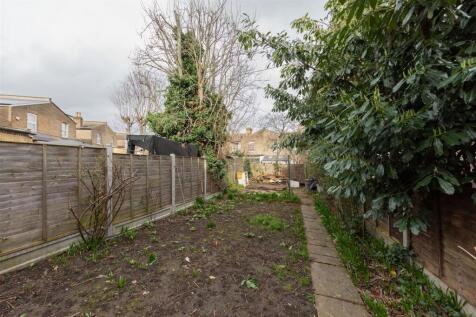 Orford Road, E18