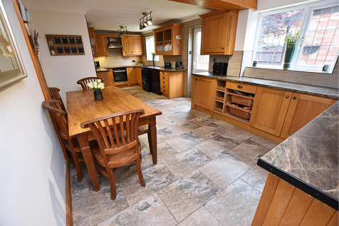 LIVING KITCHEN DINER