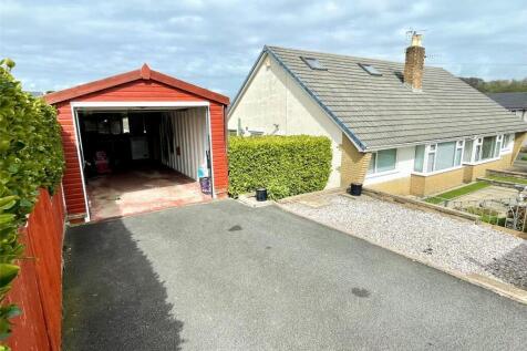 Garage & Driveway