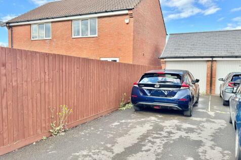 Garage & Driveway