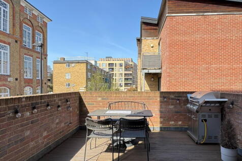 With lovely private first floor balcony, this contemporary apartment in Tower Hamlets is situated within Conant House on Pelling Street, and comprises two double bedrooms and one full bathroom.