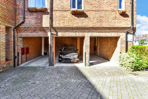 Driveway/Parking