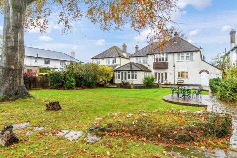 LONGCROFT AVENUE (5).jpg