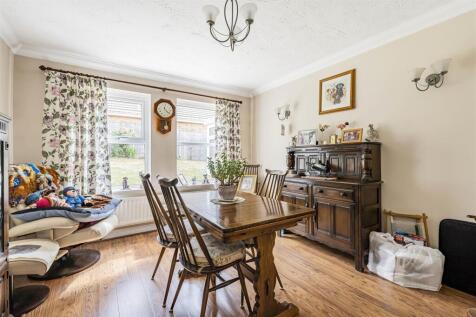 Long Acre, Brafield-on-the-Green