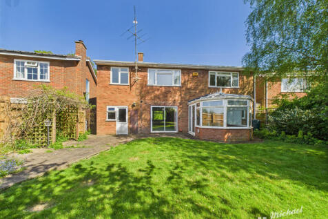 CAM03218G0-PR0625-STILL018