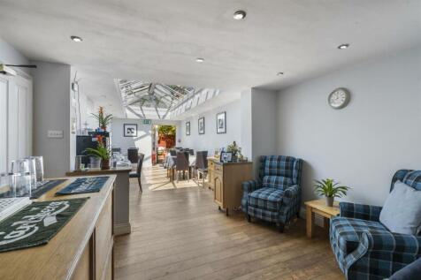 Nonsuch Park Hotel 303172 06.jpg