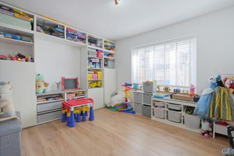 Play Room-Sitting Room