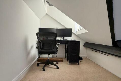 Bedroom 4/Hobby Space