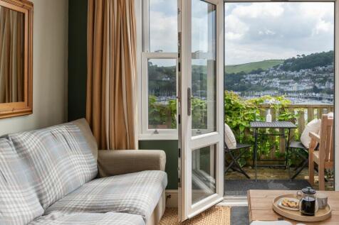 Living Room &amp; Balcony_19 Above Town, Dartmouth