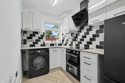 Kitchen 1_1.jpeg