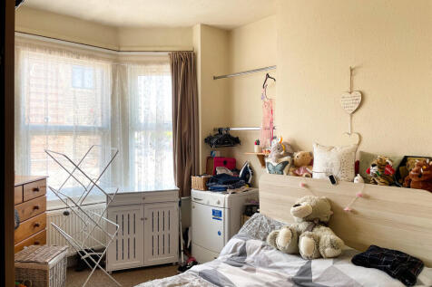 69 High Street be...