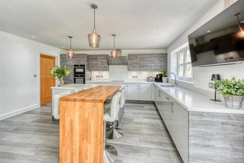 5a Ormes Lane-May25-kitchen3.jpg