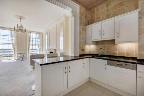 Kitchen/Reception