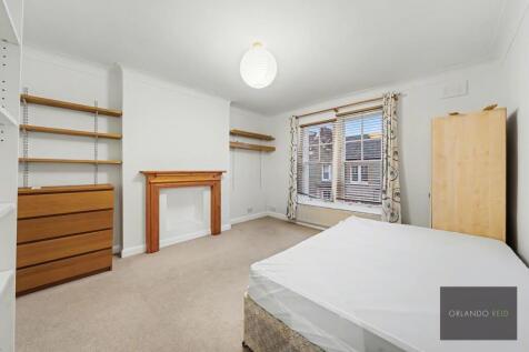 3 Bedroom Flat in SW4 7TT