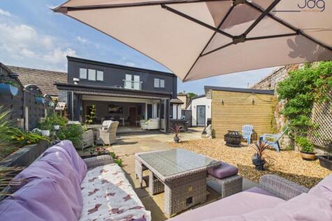 Welcome to Cherry Tree Close