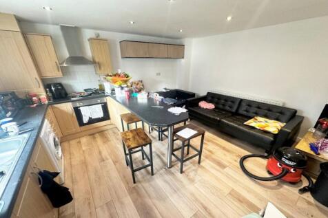 5 Bedroom House in DH1 1JW