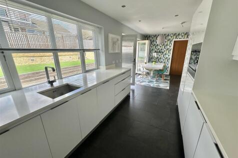 Bramleys Estate Agents - Abbey Close - Mirfield  (