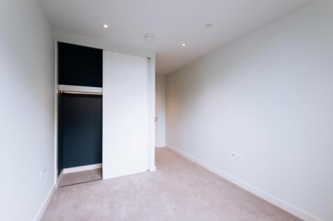 Experience the elegance of this spacious room with modern closet.