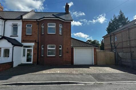 5 Bedroom House in BH8 9DJ