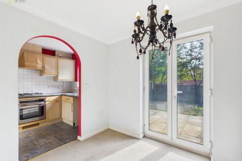 CAM03830G0-PR0222...