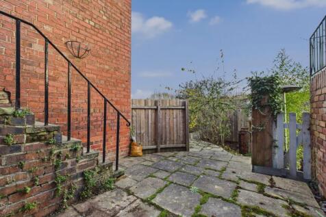 CAM03669G0-PR0040-STILL008