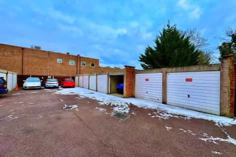 Garage/parking