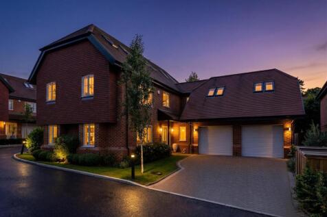 CAVERSHAM CLOSE, 5 -7.jpg